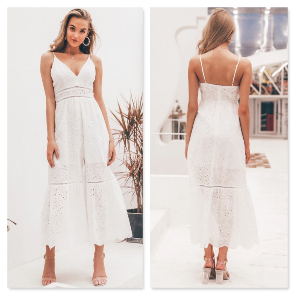 Boho V-Neck Long White Fit & Flared Cami Dress - Picture 3 of 13
